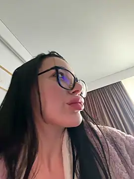 Mia Splash online show from 02.01.26