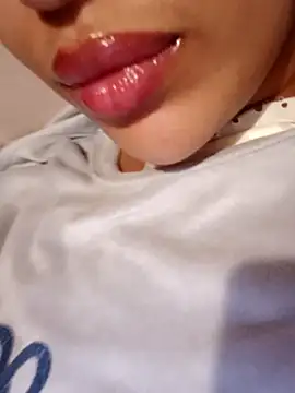 Snapshot of Sexlove1xo chatting on 10.30.25 Sexlove1xo online show from 10.30.25