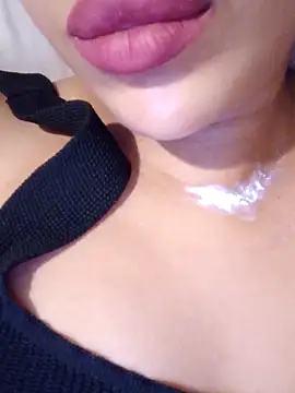 Snapshot of Sexlove1xo chatting on 11.04.25 Sexlove1xo online show from 11.04.25