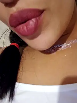 Snapshot of Sexlove1xo chatting on 11.06.25 Sexlove1xo online show from 11.06.25