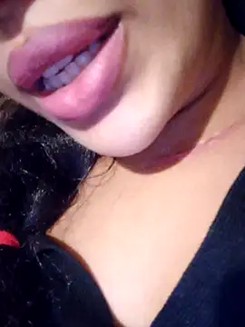 Snapshot of Sexlove1xo chatting on 11.27.25 Sexlove1xo online show from 11.27.25