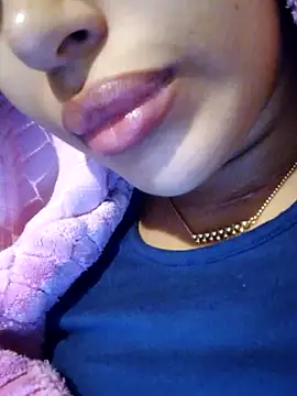 Snapshot of Sexlove1xo chatting on 12.19.25 Sexlove1xo online show from 12.19.25