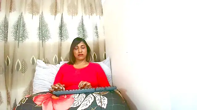 Snapshot of Indian_Erotic69 chatting on 07.07.26 Indian Erotic69 online show from 07.07.26
