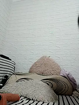 Ramona870 online show from 10.18.25