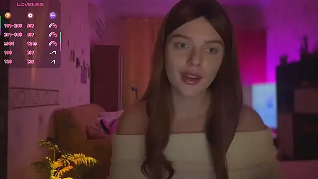 CherryRed Girl online show from 11.04.25