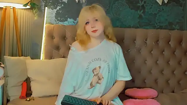 EmilyAngells online show from 03.10.26