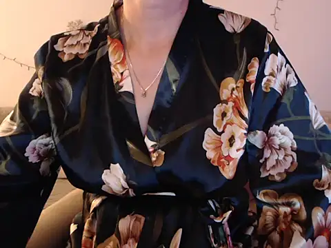 Snapshot of YourfantasyGiuly chatting on 06.28.26 YourfantasyGiuly online show from 06.28.26