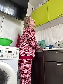 Lusi Luxary online show from 03.17.25