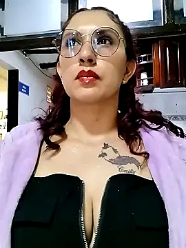 Megan-01- online show from 02.26.25