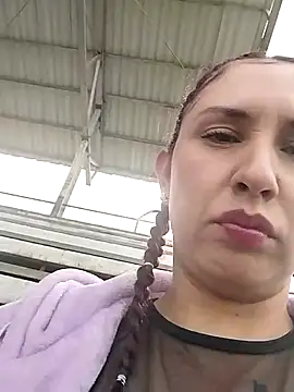 Megan-01- online show from 03.05.25