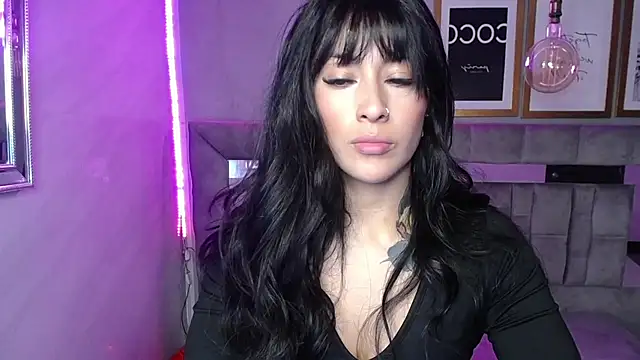 Isabella Collen v online show from 03.06.25