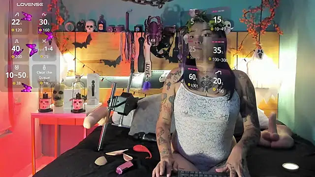 ChloeAllennn online show from 10.26.25