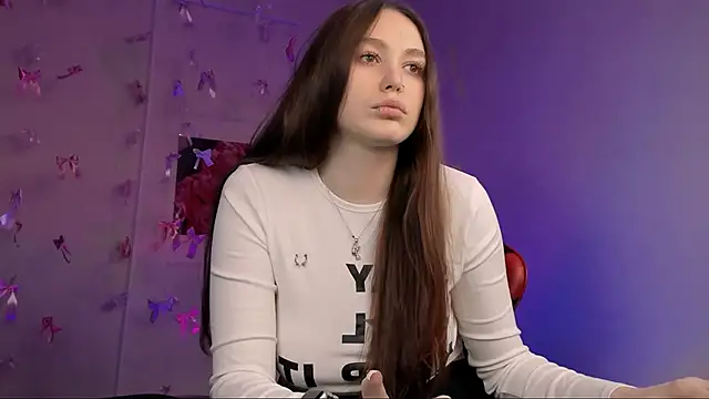 Snapshot of hazel_sullivan chatting on 05.01.26 hazel sullivan online show from 05.01.26
