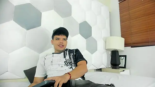 Snapshot of Axel_Forte chatting on 04.29.26 Axel Forte online show from 04.29.26