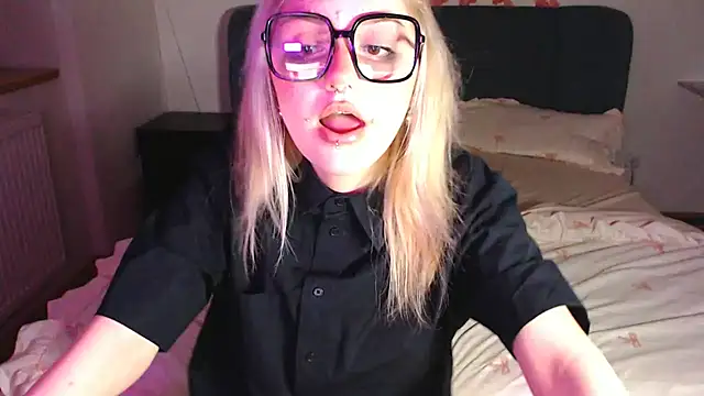 KimiSakura online show from 04.07.26