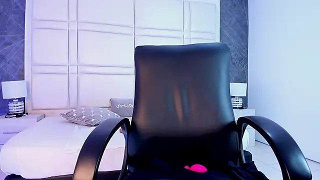 Ivaannaa  online show from 03.17.26