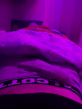 Snapshot of giuseppe18yo chatting on 02.28.25 giuseppe18yo online show from 02.28.25