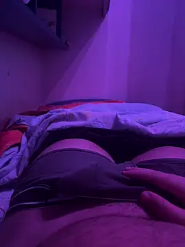 Snapshot of giuseppe18yo chatting on 10.20.25 giuseppe18yo online show from 10.20.25