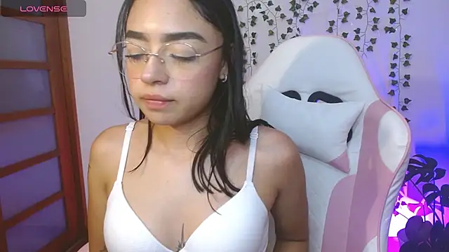 Snapshot of hellokitty__valery chatting on 07.19.26 hellokitty valery online show from 07.19.26