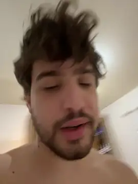 Snapshot of zJaulin chatting on 11.03.25 zJaulin online show from 11.03.25