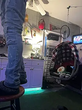 Polaroid White online show from 01.12.26