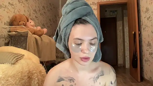 Snapshot of Just_Scarlet_ chatting on 03.18.25 Just Scarlet online show from 03.18.25