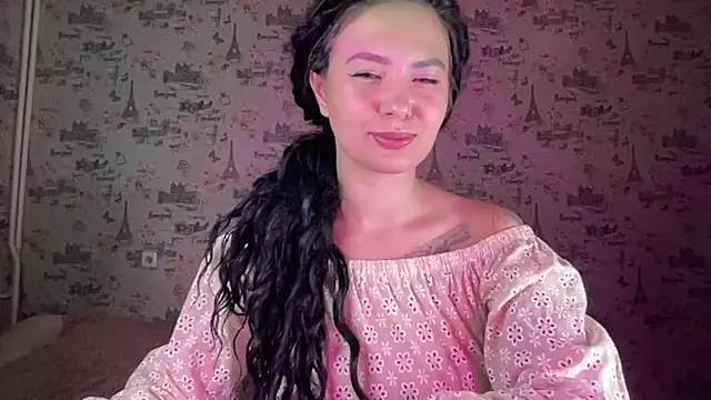 Snapshot of Just_Scarlet_ chatting on 10.04.25 Just Scarlet online show from 10.04.25