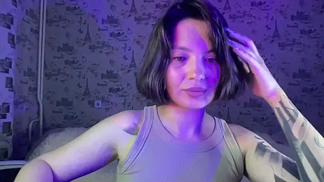 Snapshot of Just_Scarlet_ chatting on 10.17.25 Just Scarlet online show from 10.17.25