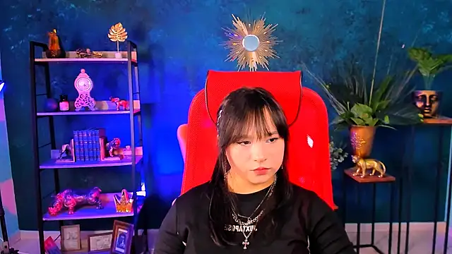 Snapshot of HanaWise chatting on 03.04.25 HanaWise online show from 03.04.25