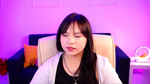 Snapshot of HanaWise chatting on 03.15.25 HanaWise online show from 03.15.25