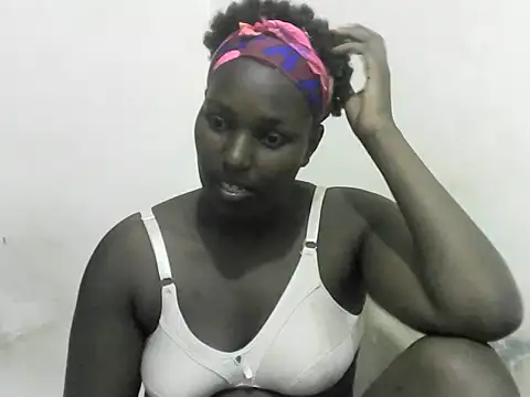 Snapshot of Sweet-Sins_ chatting on 02.24.25 Sweet-Sins online show from 02.24.25