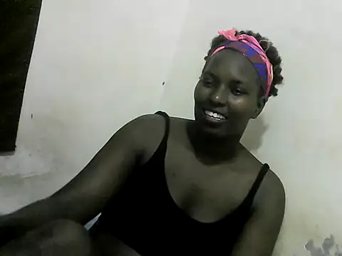 Snapshot of Sweet-Sins_ chatting on 02.24.25 Sweet-Sins online show from 02.24.25