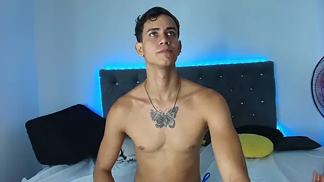 Snapshot of Maximiliano__Fire chatting on 09.08.25 Maximiliano Fire online show from 09.08.25