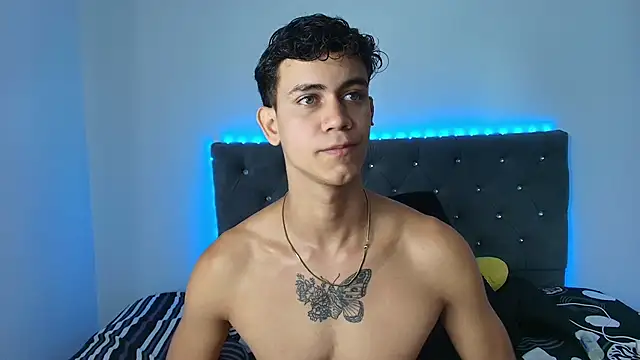 Snapshot of Maximiliano__Fire chatting on 09.18.25 Maximiliano Fire online show from 09.18.25