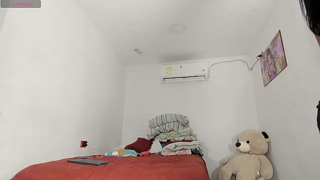 Snapshot of flor_herrera01 chatting on 03.05.26 flor herrera01 online show from 03.05.26