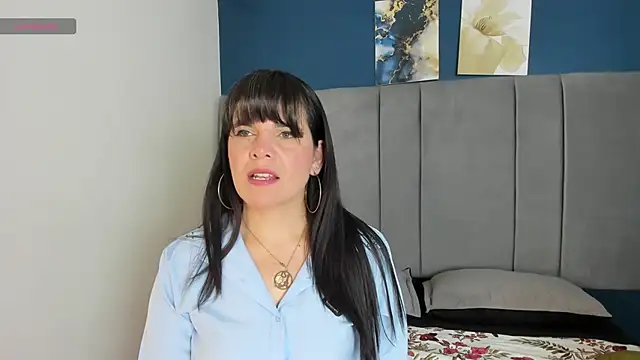 laura hotties online show from 09.13.25