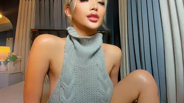 Snapshot of KylieSonique chatting on 02.28.26 KylieSonique online show from 02.28.26