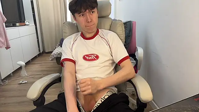 Snapshot of tommy_colson chatting on 10.29.25 tommy colson online show from 10.29.25