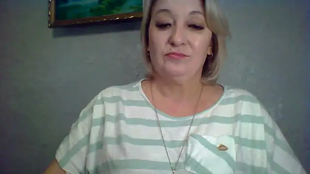 Snapshot of ArielXLoveresss chatting on 11.20.25 ArielXLoveresss online show from 11.20.25