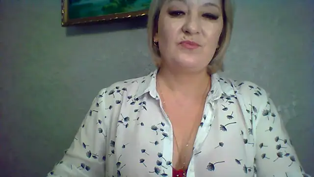 Snapshot of ArielXLoveresss chatting on 11.22.25 ArielXLoveresss online show from 11.22.25