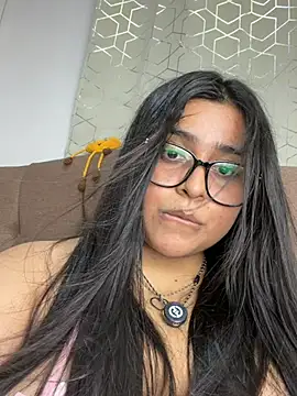 Snapshot of virginbrunette99 chatting on 07.02.26 virginbrunette99 online show from 07.02.26