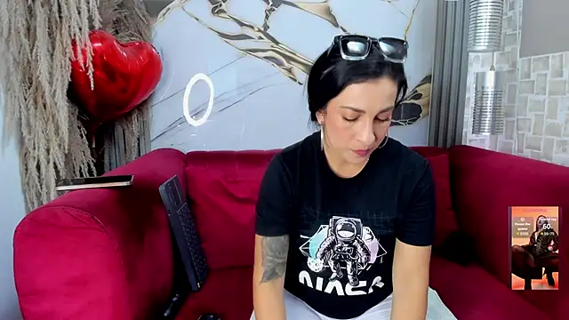 Snapshot of Bella_williamss_ chatting on 05.08.26 Bella williamss online show from 05.08.26