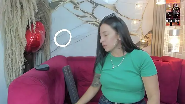 Snapshot of Bella_williamss_ chatting on 05.27.26 Bella williamss online show from 05.27.26