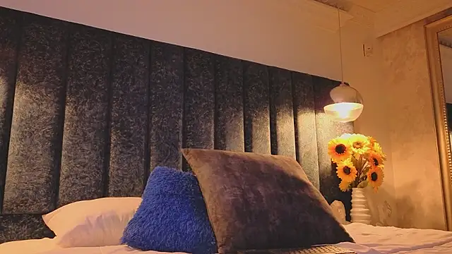 Ariannaa Suarez1 online show from 03.18.26