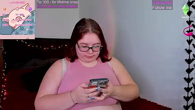 Snapshot of Lily_lu_one chatting on 10.07.25 Lily lu one online show from 10.07.25