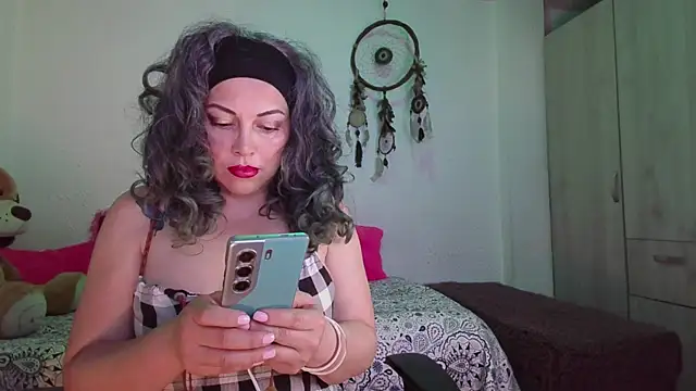 Snapshot of Victoria_Lover chatting on 10.28.25 Victoria Lover online show from 10.28.25