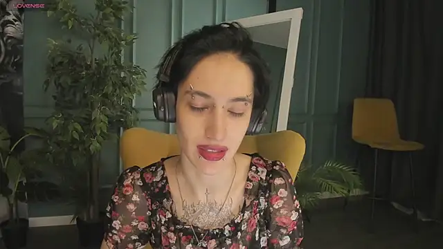 Snapshot of lisbatsyy chatting on 03.08.25 lisbatsyy online show from 03.08.25