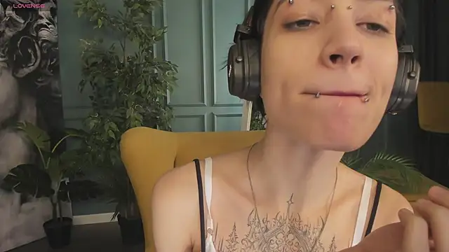 Snapshot of lisbatsyy chatting on 03.09.25 lisbatsyy online show from 03.09.25