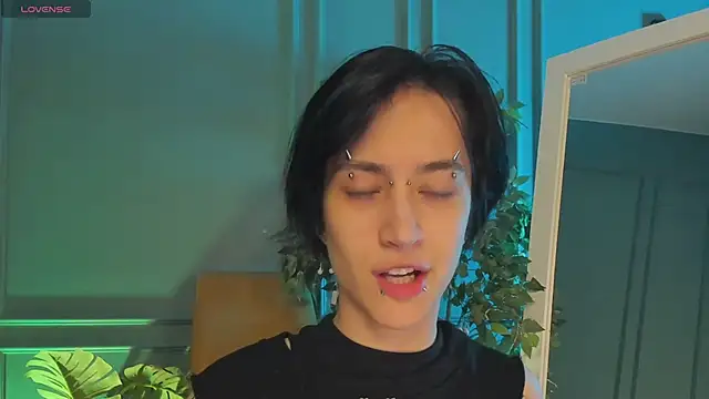 Snapshot of lisbatsyy chatting on 03.15.25 lisbatsyy online show from 03.15.25