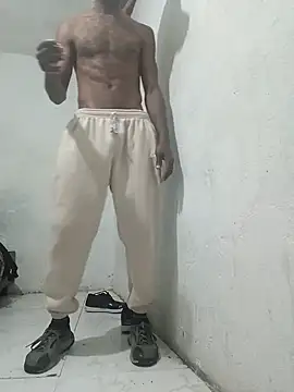 Snapshot of aventuraparatiM_o_r_e chatting on 02.25.25 aventuraparatiM o r e online show from 02.25.25